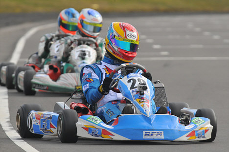 Trods en dårlig start fik Jacob Nørtoft kæmpet sig tilbage og op på en fantastisk 2. plads i WSK. Dermed blev det ”næsten tre på stribe” for go-kartkøreren, der jo som bekendt hev sejre hjem i Super One og Margutti de to forrige søndage.